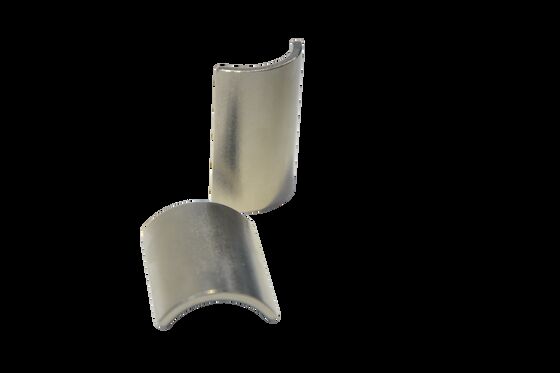 Хорошая цена Магниты с дуговой дугой NdFeB Принудительность 12-35 KOe онлайн